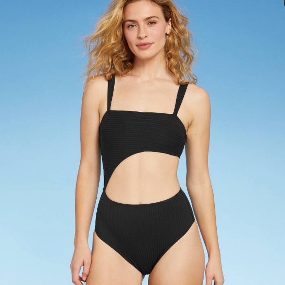 Ribbed cut out one piece